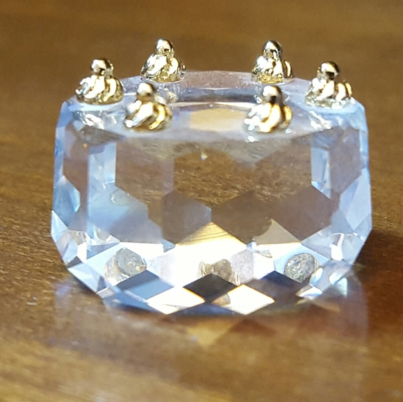 SWAROVSKI CRYSTAL BIRTHDAY CAKE FIGURINE #191602 - Picture 3 of 8